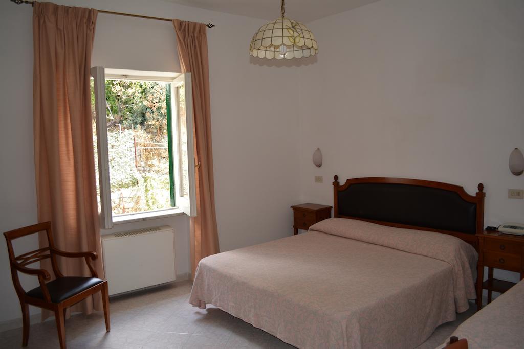 Hotel Maronti Barano dʼIschia Camera foto